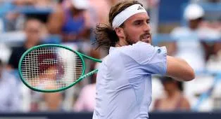 Selamat Dari Laga Dramatis, Stefanos Tsitsipas Bertahan Di Winston-Salem