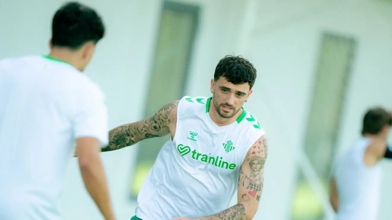 Troy Parrott Masuk Skuad Real Betis Melawan Valencia