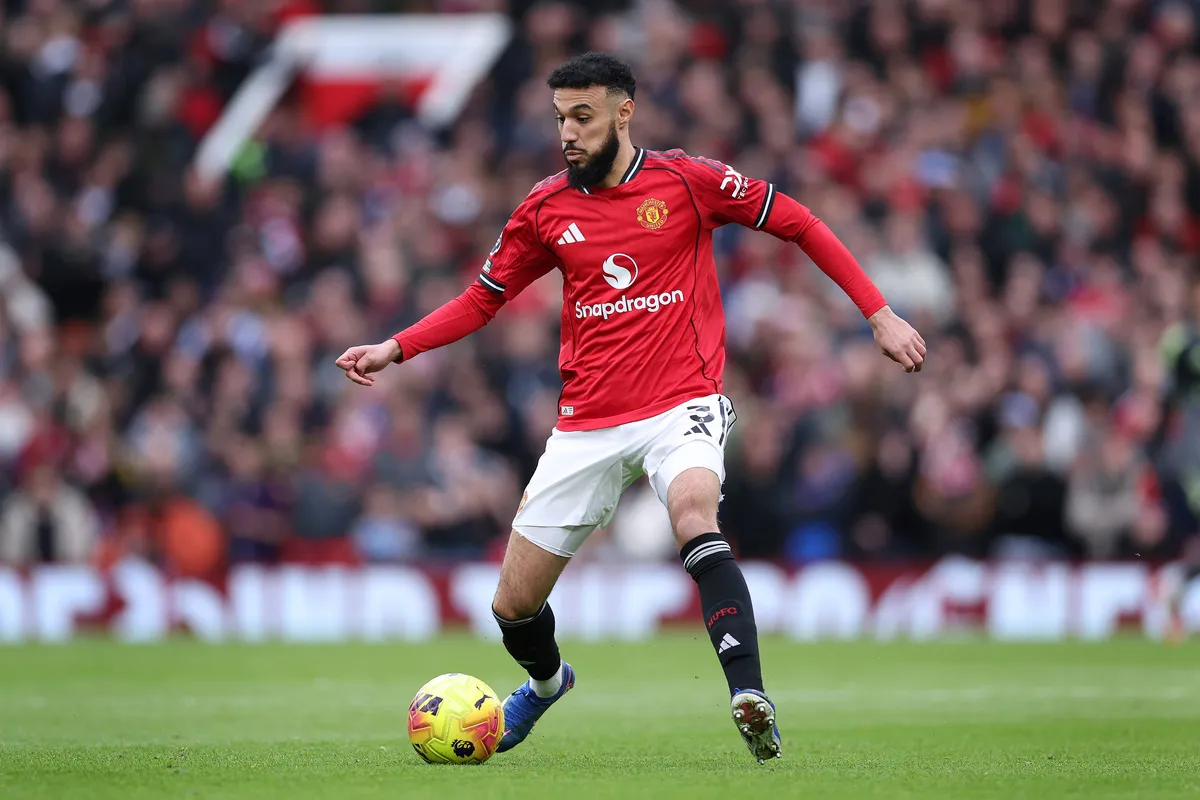AC Milan Pertimbangkan Rekrut Mazraoui dari Manchester United - sumber: (footballitalia)