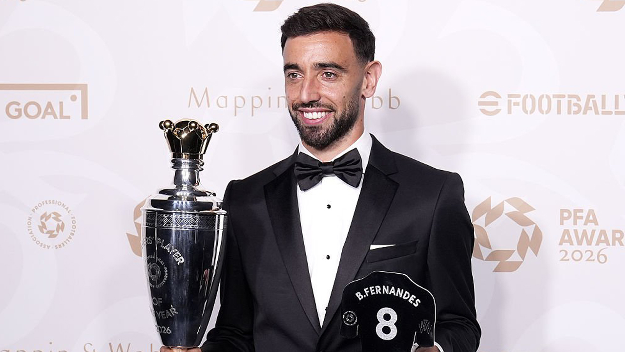 Bruno Fernandes Sabet Penghargaan PFA Players' Player of the Year