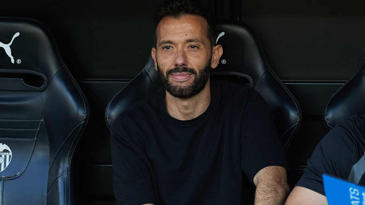 Carlos Corberan Pahami Kritikan Fans Setelah Valencia Tumbang di Mestalla