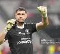 Chelsea Dapat Kesempatan Mengejutkan untuk Datangkan Emiliano Martinez