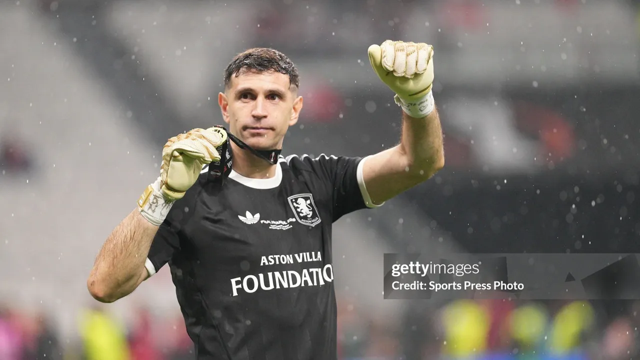 Chelsea Dapat Kesempatan Mengejutkan untuk Datangkan Emiliano Martinez