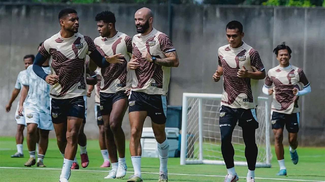 Latihan skuat Dewa United FC