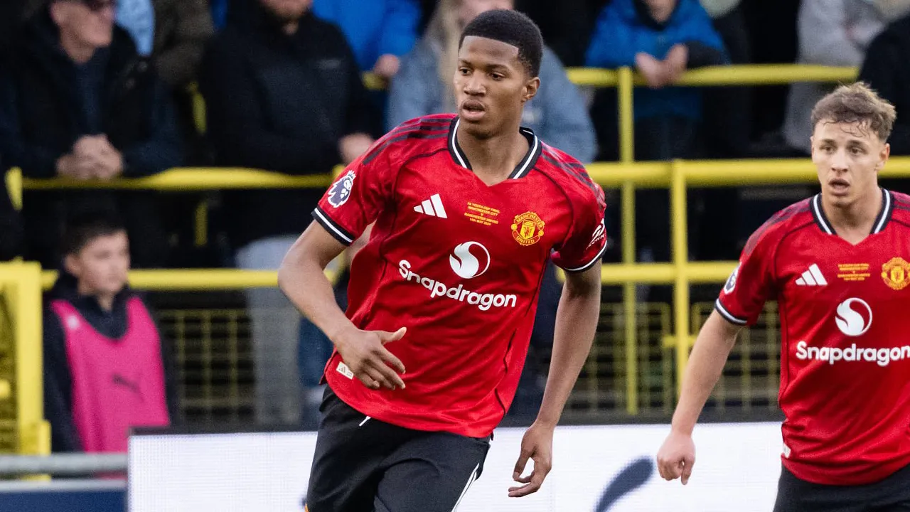 Feyenoord Inti Peluang Pinjam Chido Obi dari Manchester United