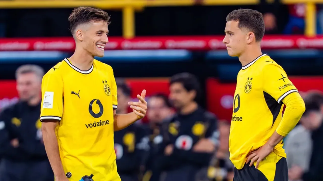 Penggawa Borussia Dortmund asal Yunani