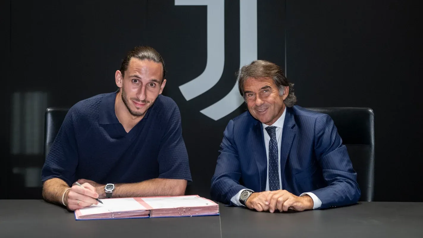 Juventus Pinjam Grabara dari Wolfsburg, Opsi Permanen €11,5 Juta - sumber: (footballitalia)