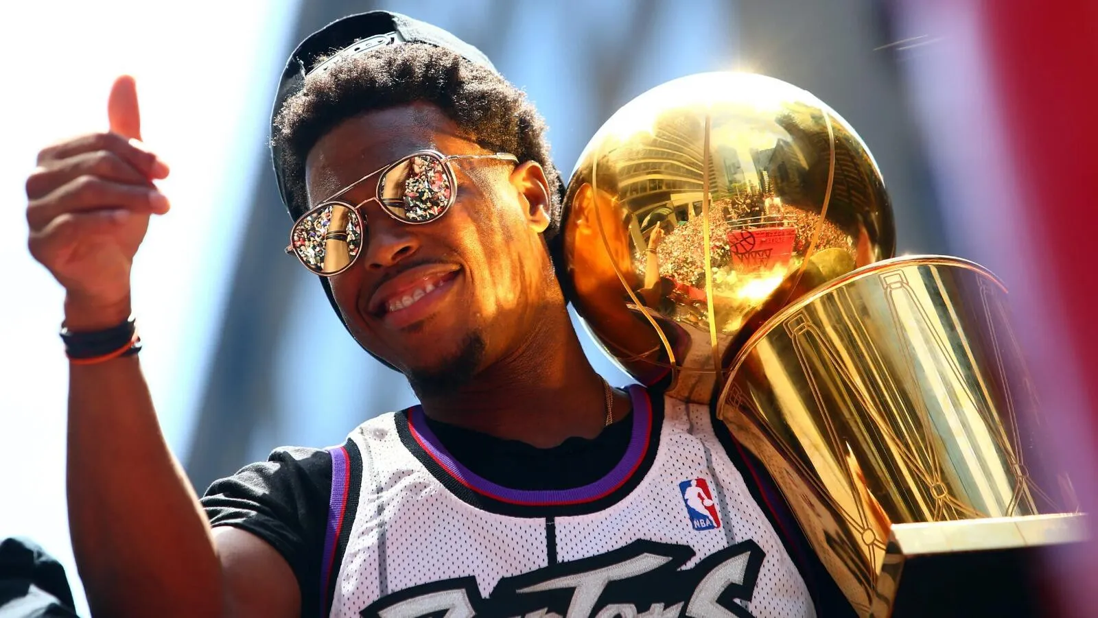 Raptors Hadirkan Logo Baru Terinspirasi Kyle Lowry - sumber: (mainbasket)