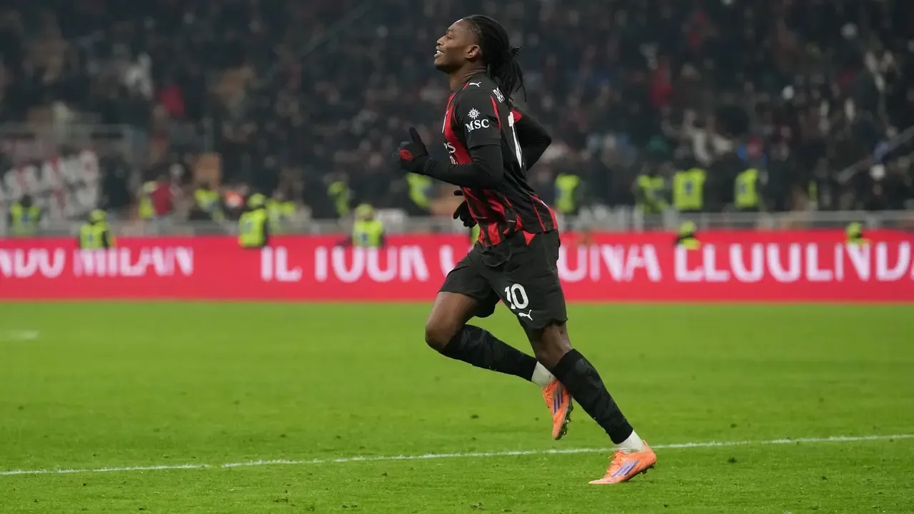 Aston Villa Ajukan Tawaran Awal untuk Boyong Rafael Leao