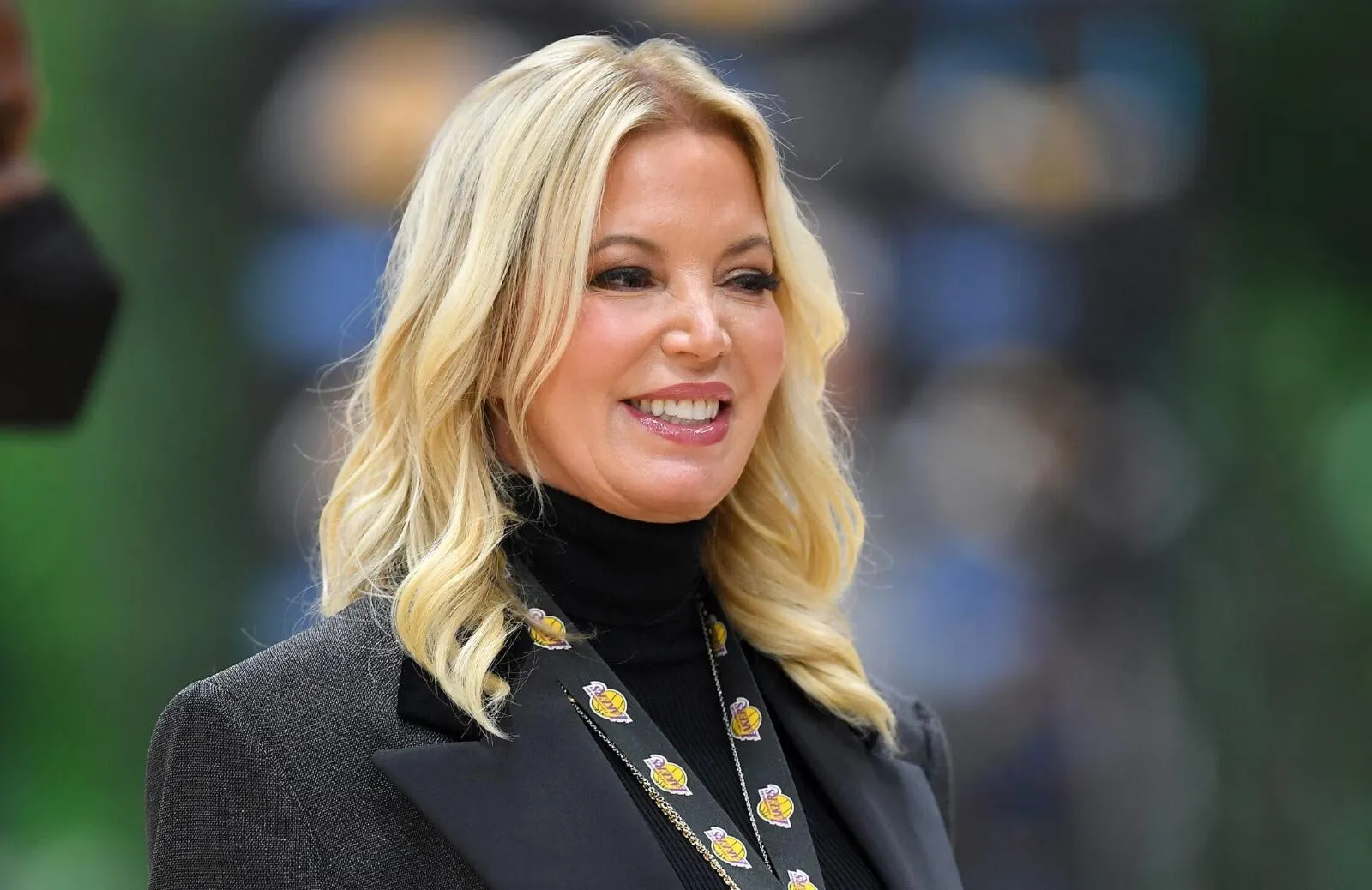 Jeanie Buss Gugat Penjualan Saham Keluarga di Lakers - sumber: (mainbasket)