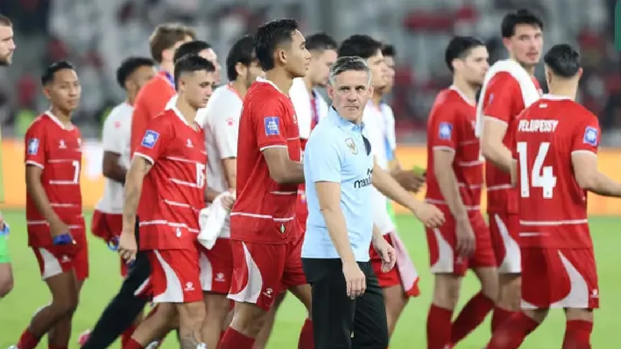 John Herdman bersama Skuad Timnas Indonesia