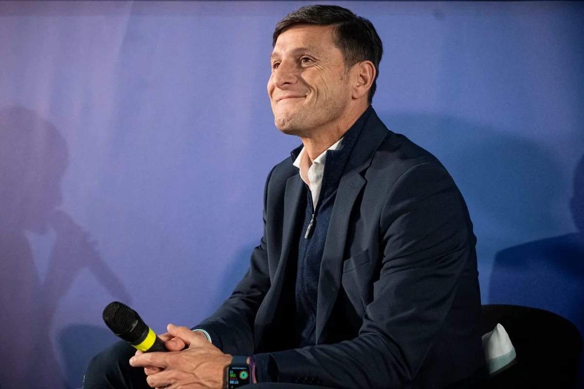 Legenda Serie A Seperti Zanetti Dukung Infantino - sumber: (footballitalia)