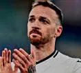 Terpinggirkan, Bek kanan Lazio Pertimbangkan Hengkang