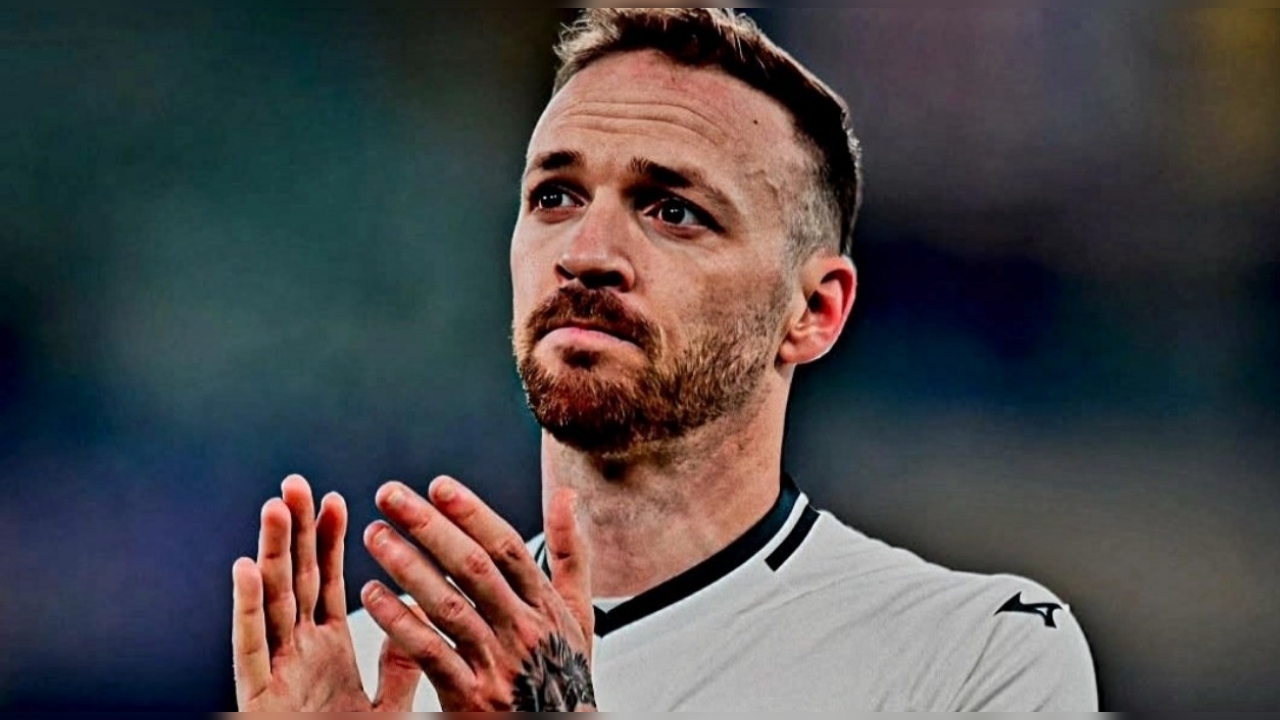 Terpinggirkan, Bek kanan Lazio Pertimbangkan Hengkang