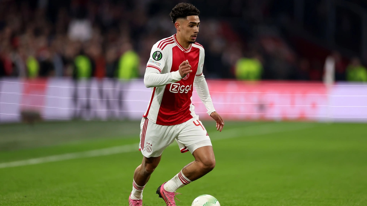 Bek Berdarah Indonesia Tristan Gooijer Tinggalkan Ajax Gabung ke Lommel SK