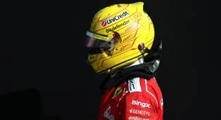 Hamilton Sampaikan Teguran ke Ferrari Usai Radio Balapan