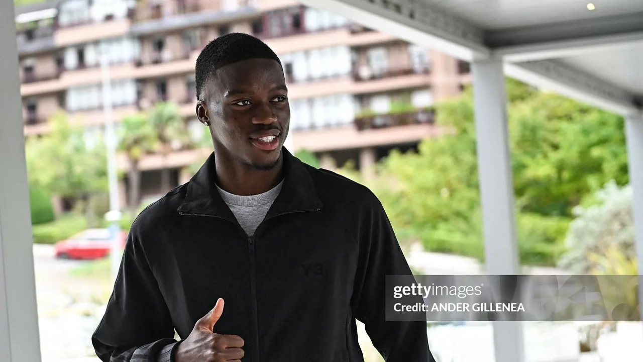 Mamadou Sarr dipinjamkan Chelsea ke Real Sociedad setelah minim kesempatan tampil di Stamford Bridge