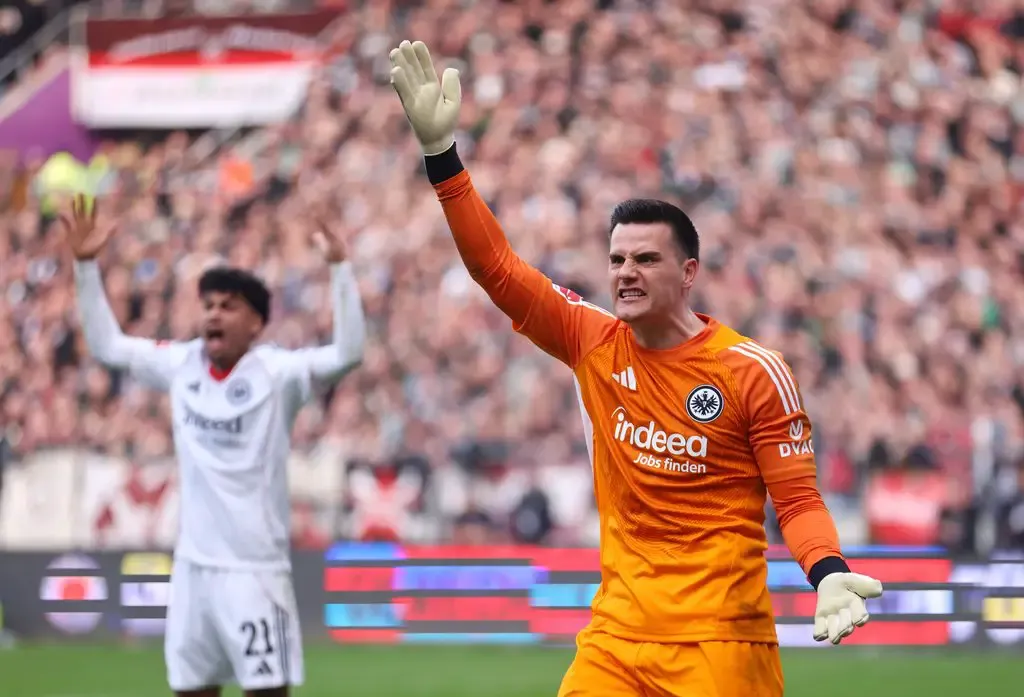 Michael Zetterer Segera Putuskan Masa Depannya di Leeds United - sumber: (getfootballnewsgermany)