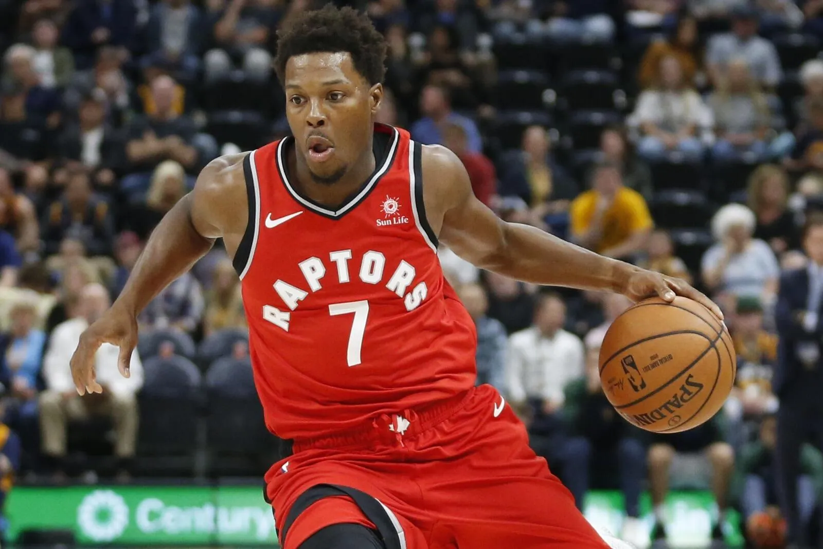Raptors Akan Pensiunkan No. 7 Lowry Lawan Sixers - sumber: (mainbasket)