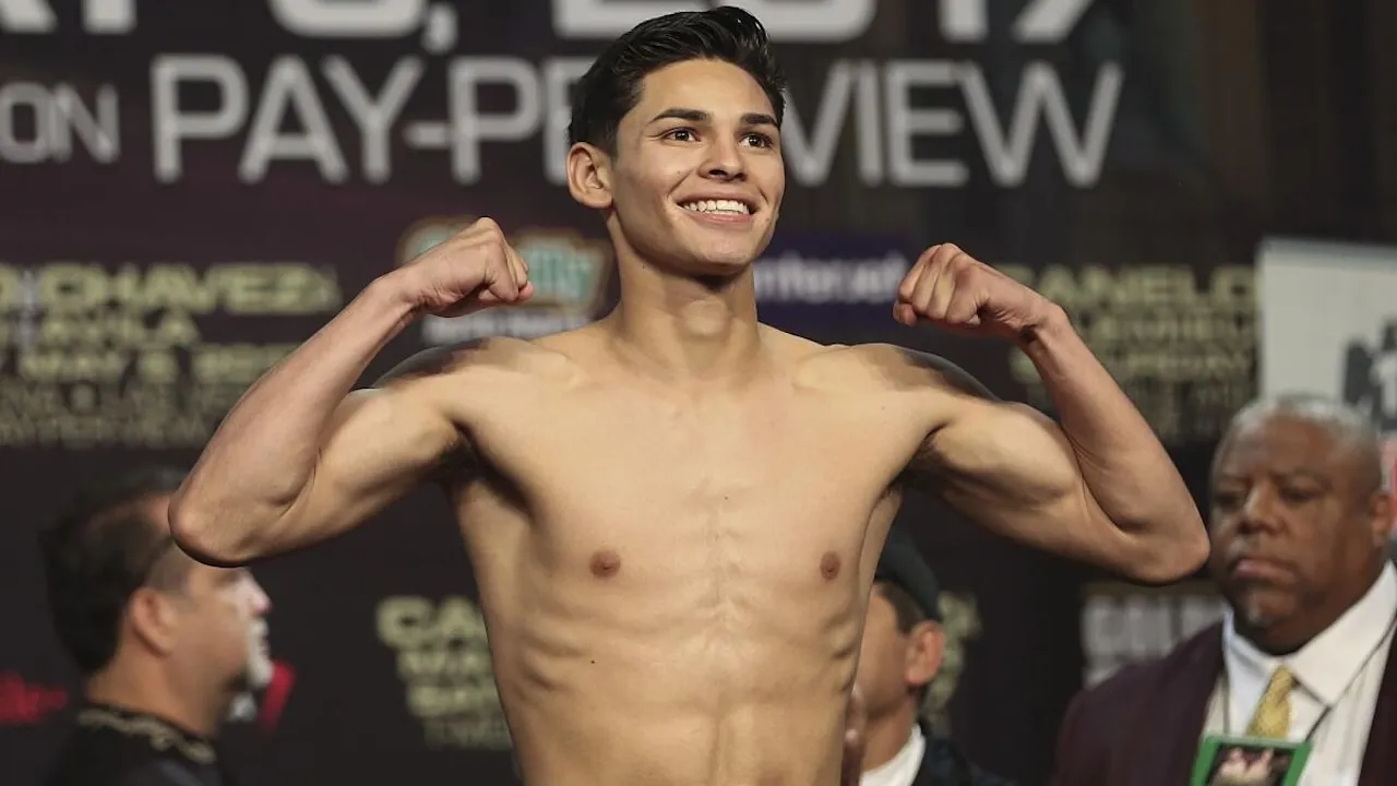 Ryan Garcia Pilih Legenda Tinju Ini Sebagai Raja Kelas Welter