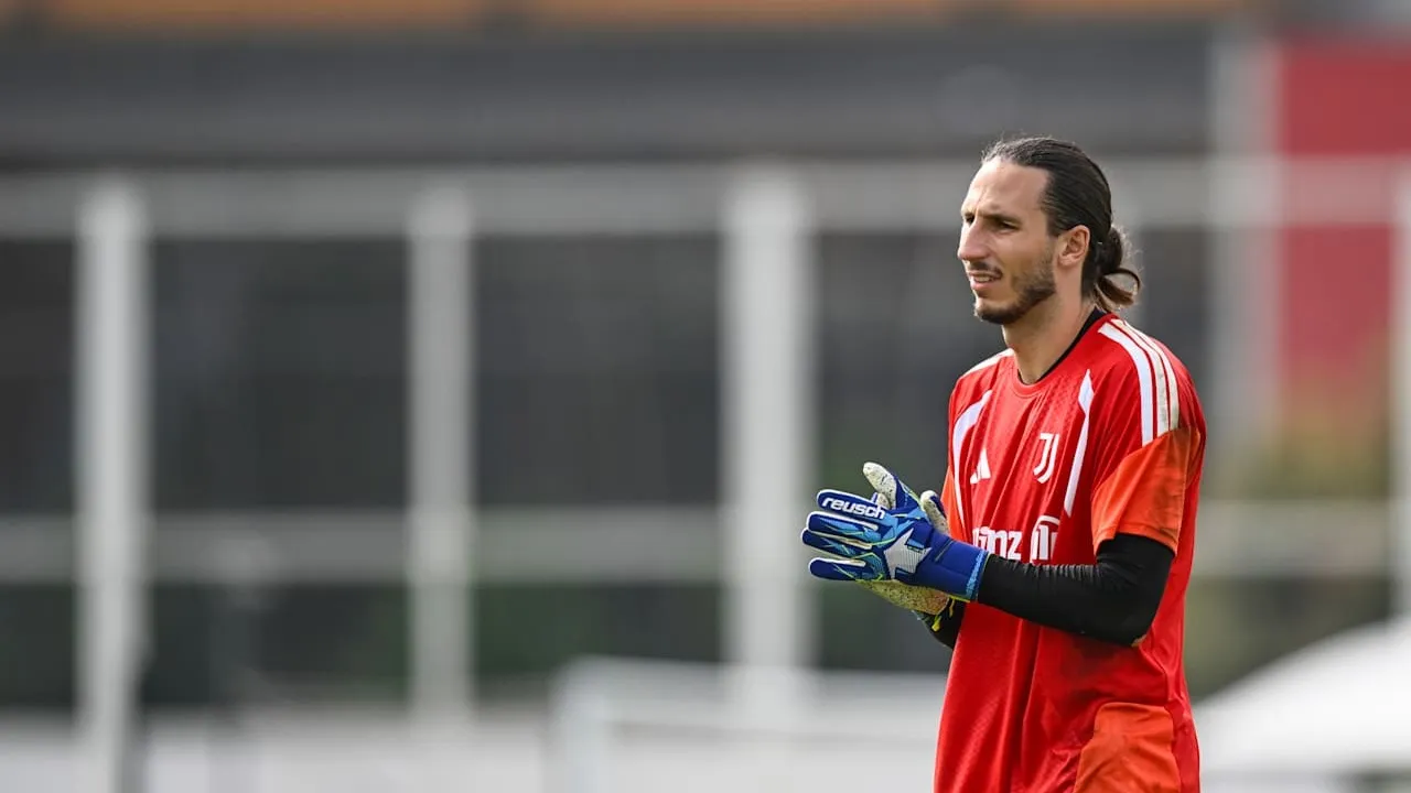 Singgung Szczesny dan Buffon, Kamil Grabara Bangga Gabung Juventus