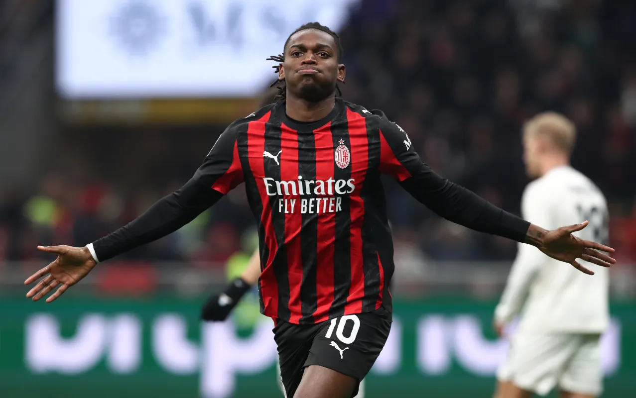 AC Milan Kantongi Keuntungan Besar dari Penjualan Leao ke Galatasaray - sumber: (footballitalia)