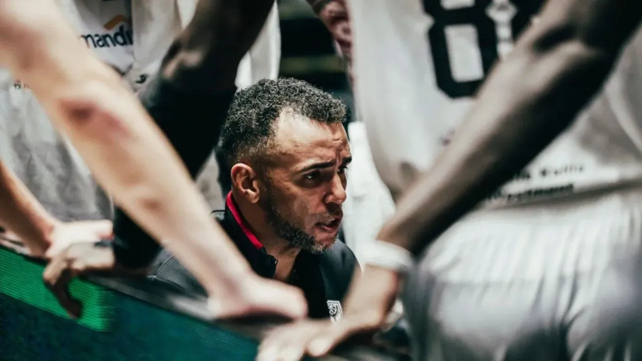 David Singleton Beberkan Kunci Kemenangan Timnas Basket Indonesia