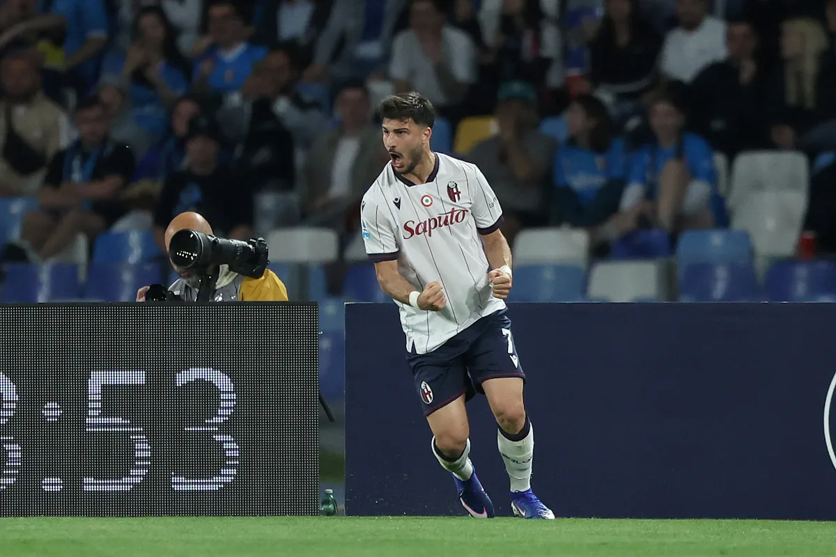Orsolini Perpanjang Kontrak di Bologna, Tetap Berharap Dipanggil Timnas Italia - sumber: (footballitalia)