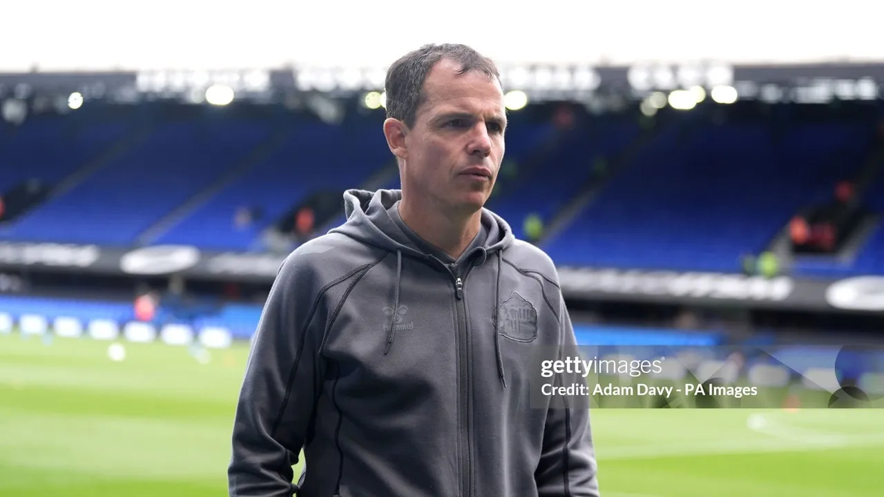 Regis Le Bris Sebut Duel Sunderland vs AC Milan Jadi Simbol Kemajuan