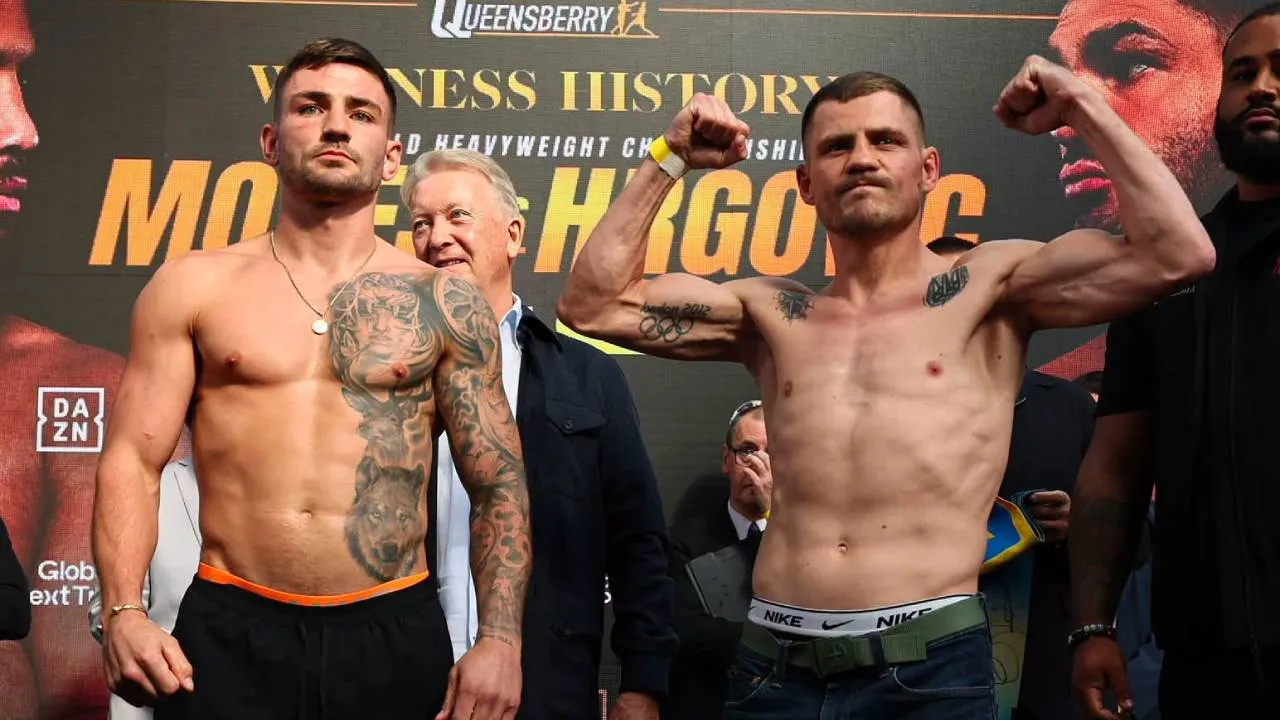Sam Noakes (kiri) dan Denis Berinchyk. (Foto: Fight TV)