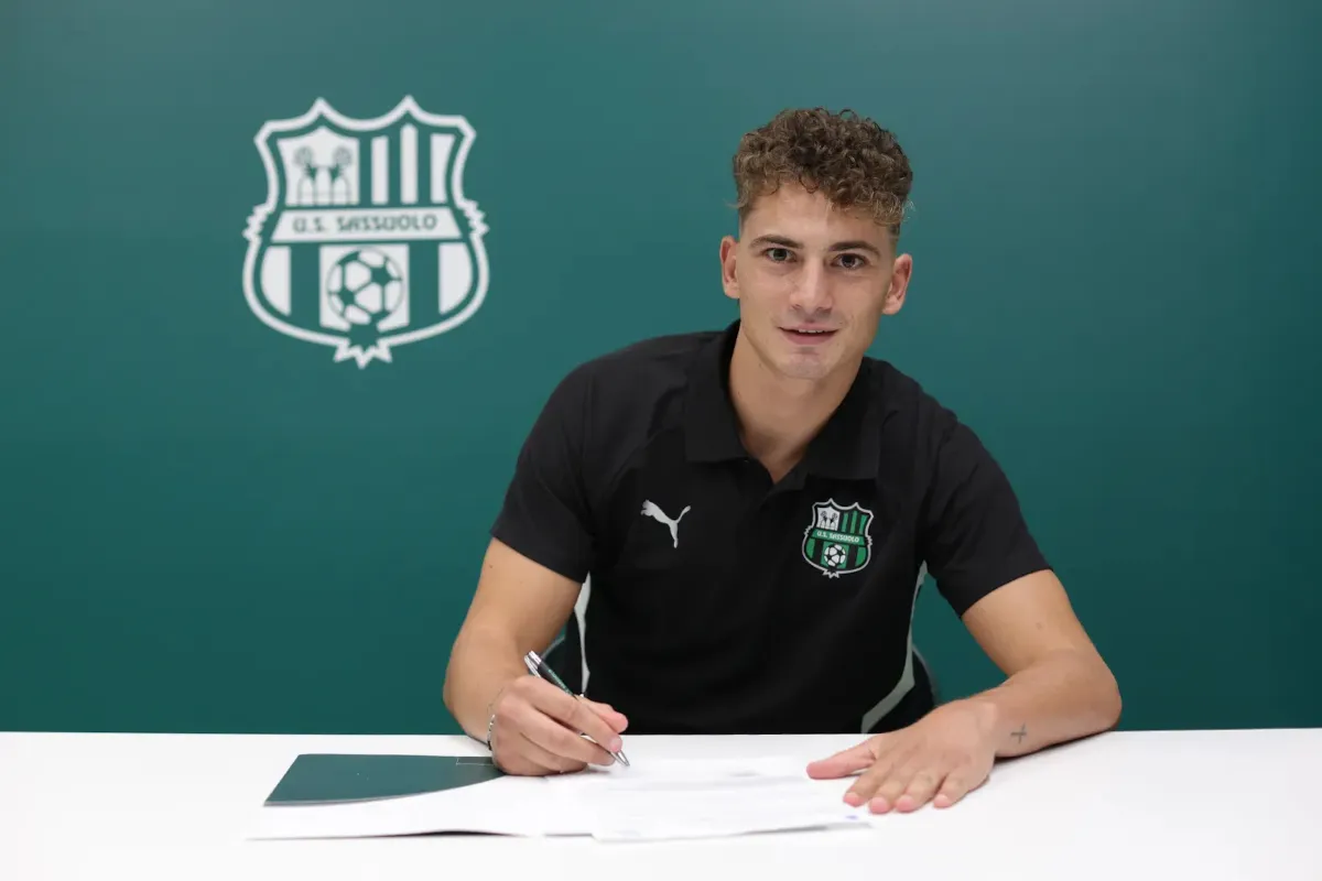 Sassuolo Resmi Rekrut Esposito dari Cagliari dengan Nilai Transfer €12 Juta - sumber: (footballitalia)