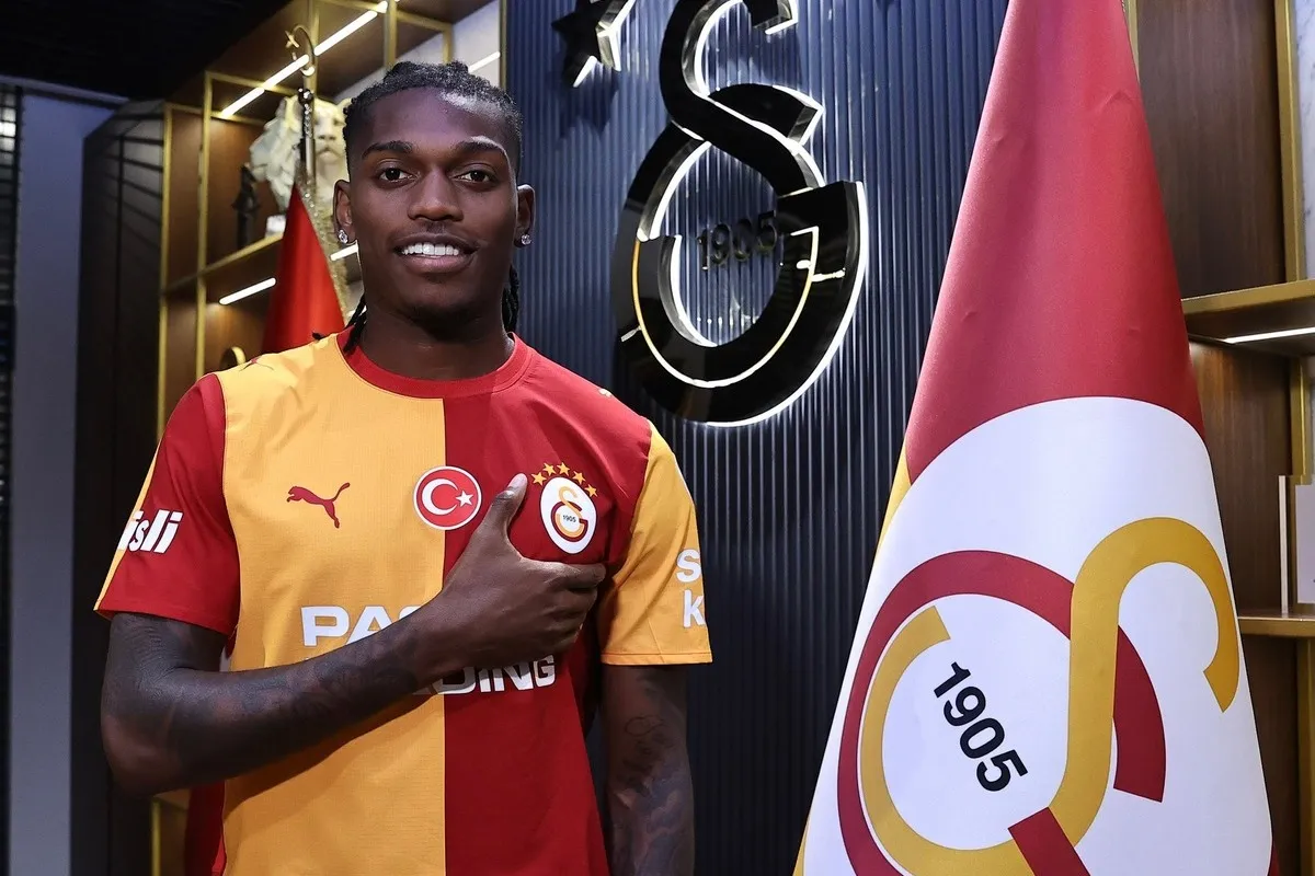 AC Milan Lepas Rafael Leao ke Galatasaray Setelah Tujuh Musim - sumber: (footballitalia)