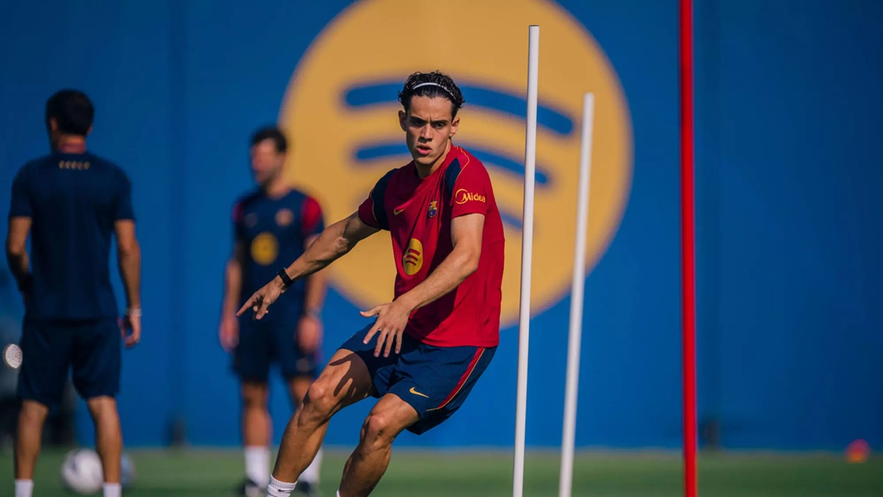 Barcelona Konfirmasi Kepergian Hector Fort ke Sociedad