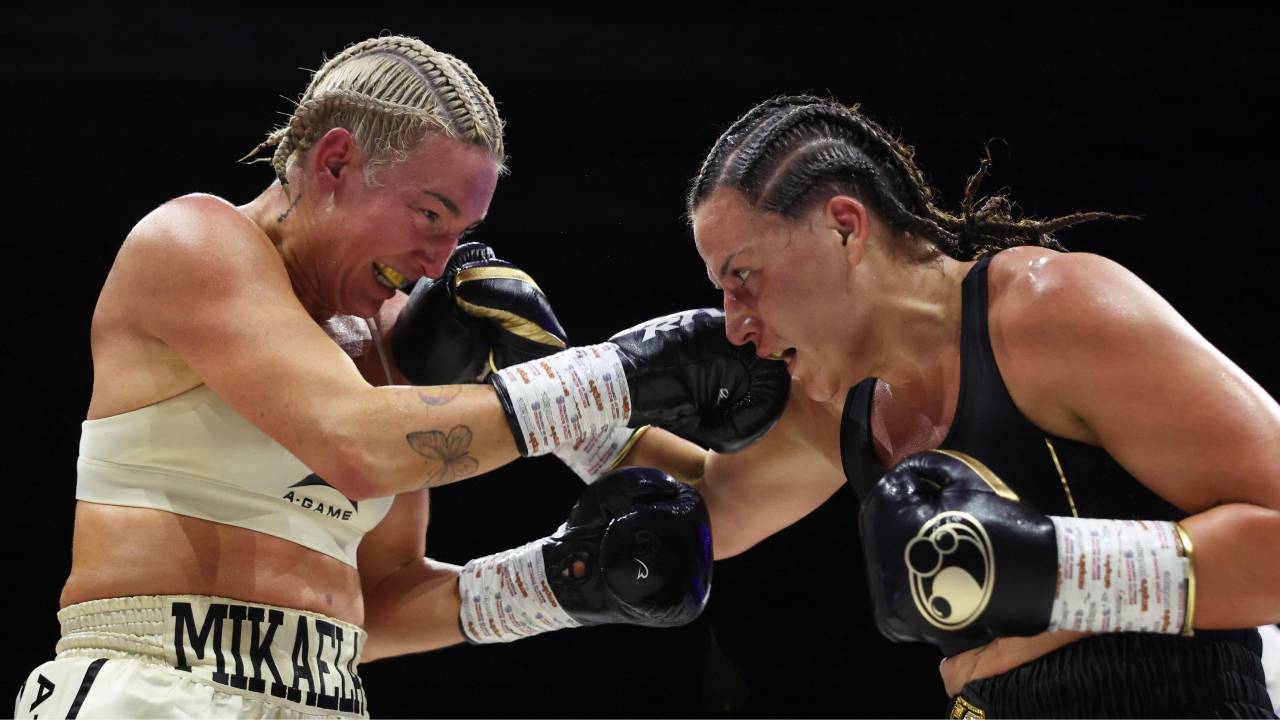 Chantelle Cameron Taklukkan Mikaela Mayer dalam Duel Unifikasi Gelar