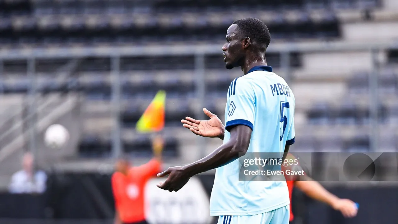 Moustapha Mbow masuk radar Crystal Palace setelah pertahanan The Eagles bermasalah