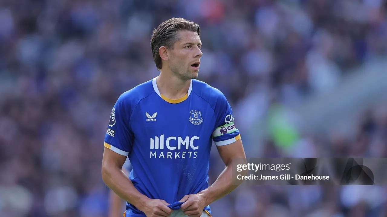 James Tarkowski Minta Everton Pertahankan Armstrong dan Ndiaye