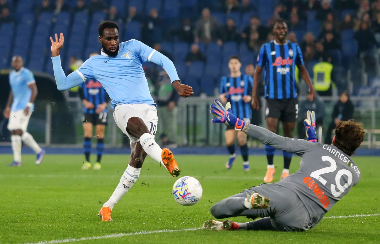 Lazio Ajukan Tawaran Resmi untuk Hutchinson ke Leicester City