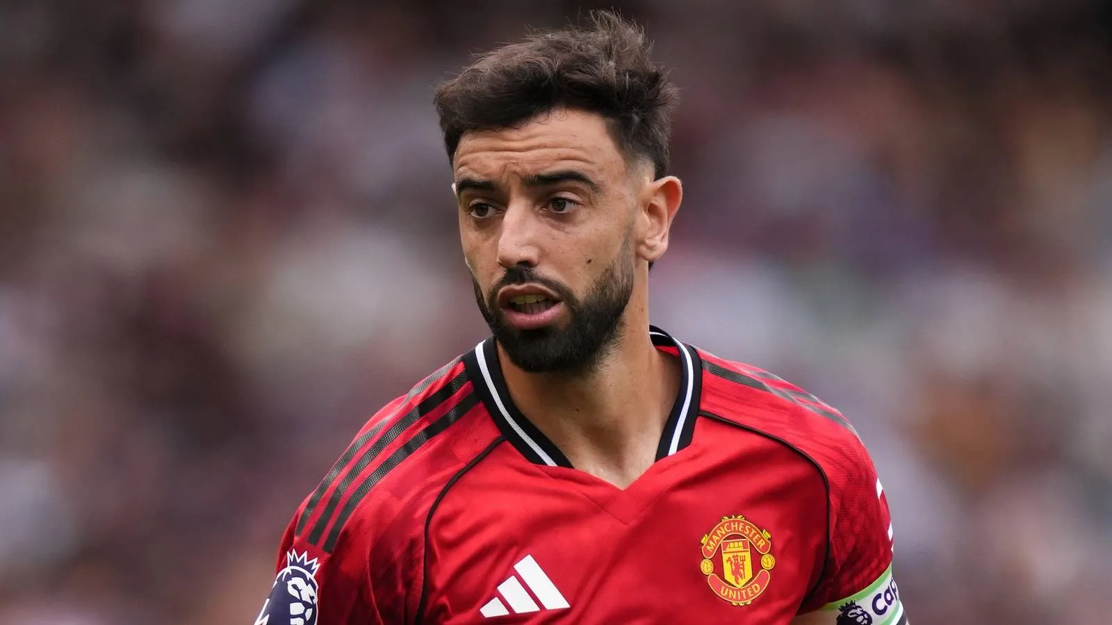 Legenda Man United Kecewa Jika Bruno Fernandes Kembali Raih Pemain Terbaik - sumber: (givemesport)