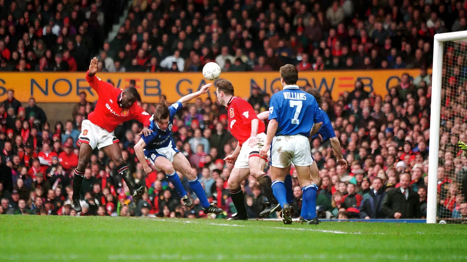 Manchester United Bantai Ipswich Town dengan Skor 9-0 dalam Sejarah Premier League - sumber: (givemesport)