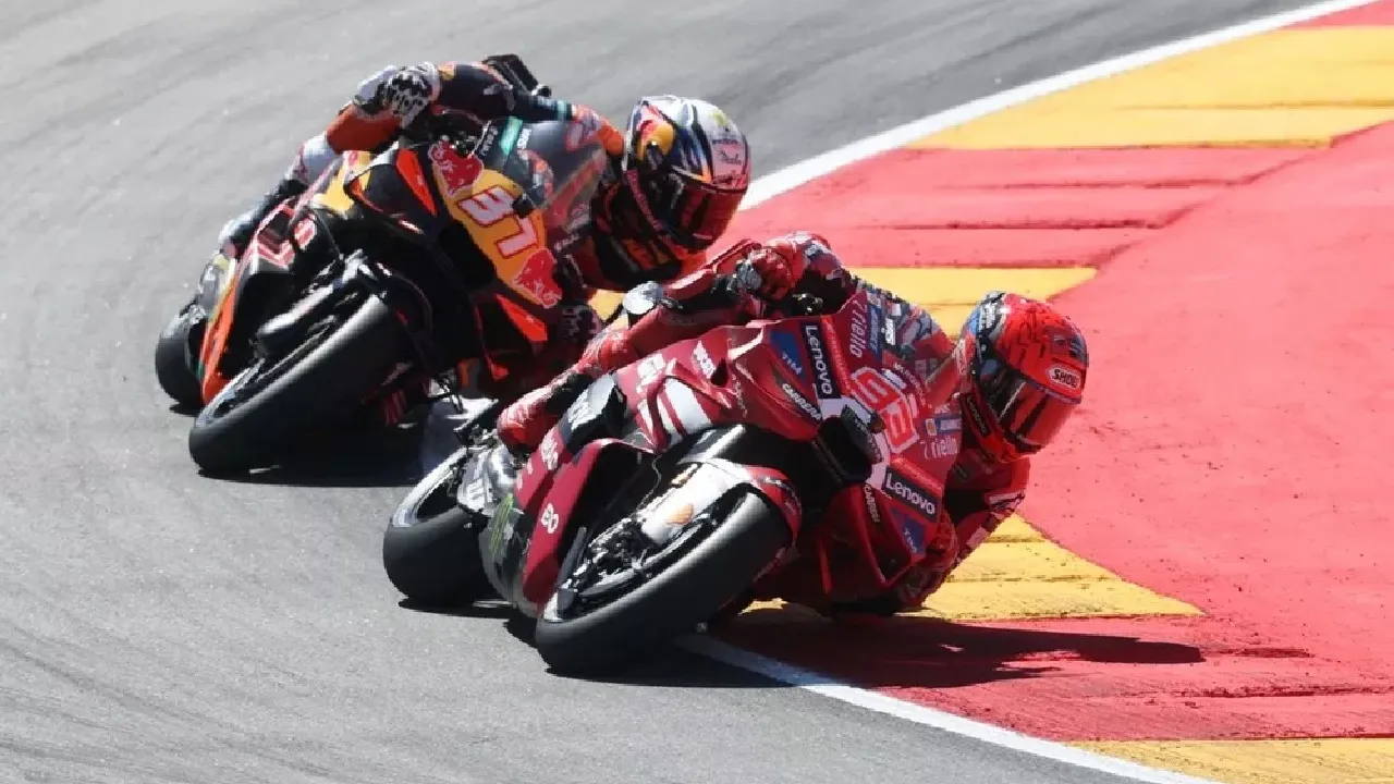 Musim Depan Jadi Rekan Setim, Pedro Acosta Mulai Tebar Ancaman ke Marquez