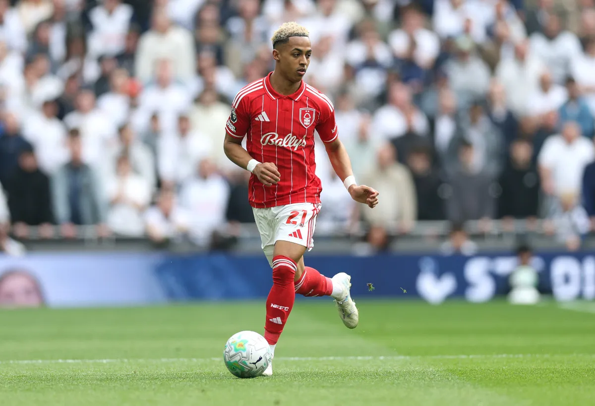 Nottingham Forest Sepakat Lepas Hutchinson ke AC Milan