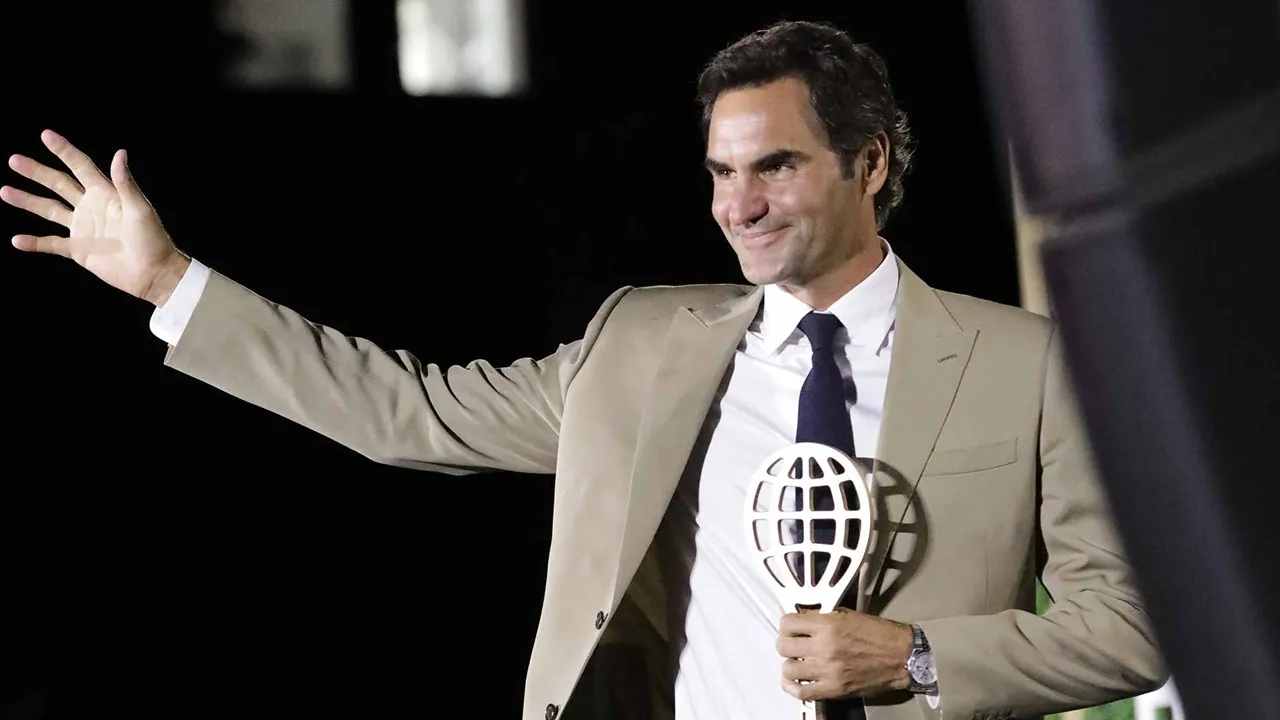 Reaksi Penuh Haru Roger Federer Usai Masuk International Tennis Hall of Fame