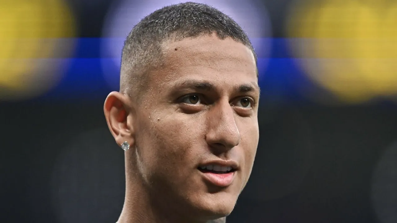 Tottenham dan Everton Bahas Transer Richarlison Jelang Penutupan Bursa