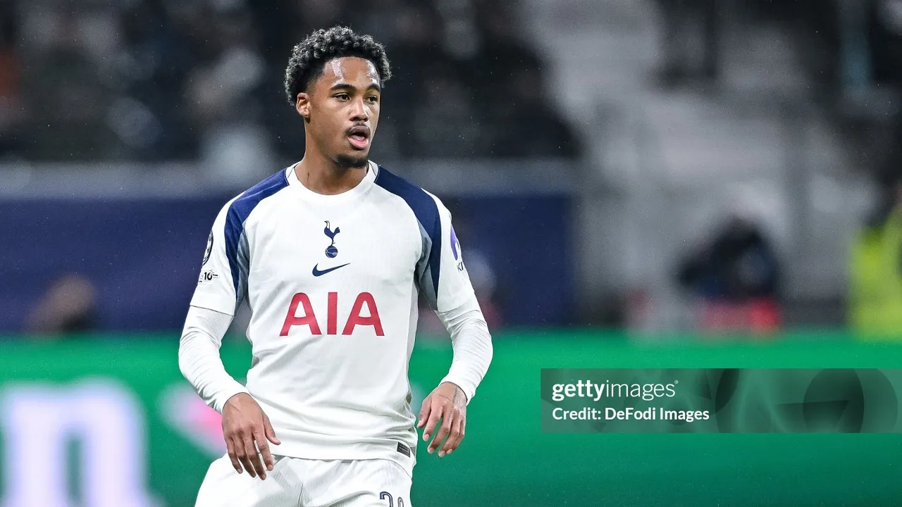 Wilson Odobert tetap di Tottenham meski sempat masuk radar Ipswich Town