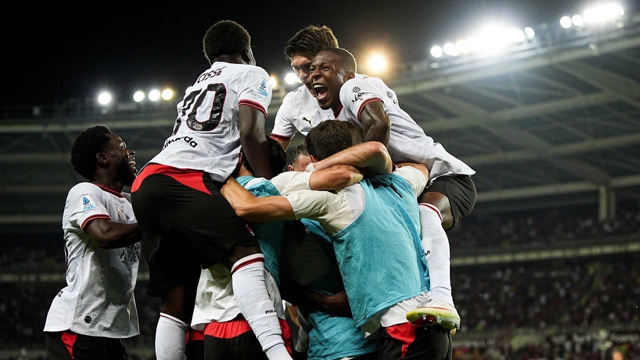 AC Milan BIdik Duo Manchester untuk Lengkapi Bursa Transfer