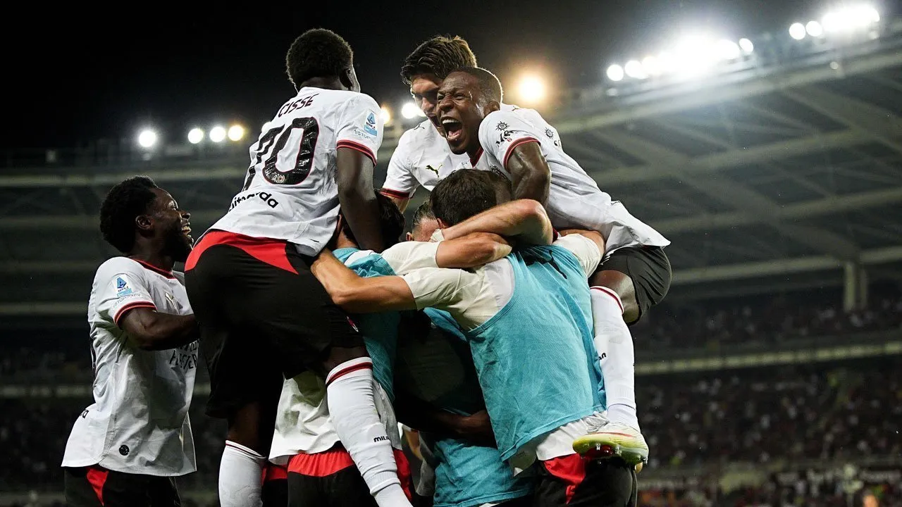AC Milan BIdik Duo Manchester untuk Lengkapi Bursa Transfer