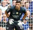 Alonso Puji Penampilan Emiliano Martinez dalam Debutnya Bersama Chelsea
