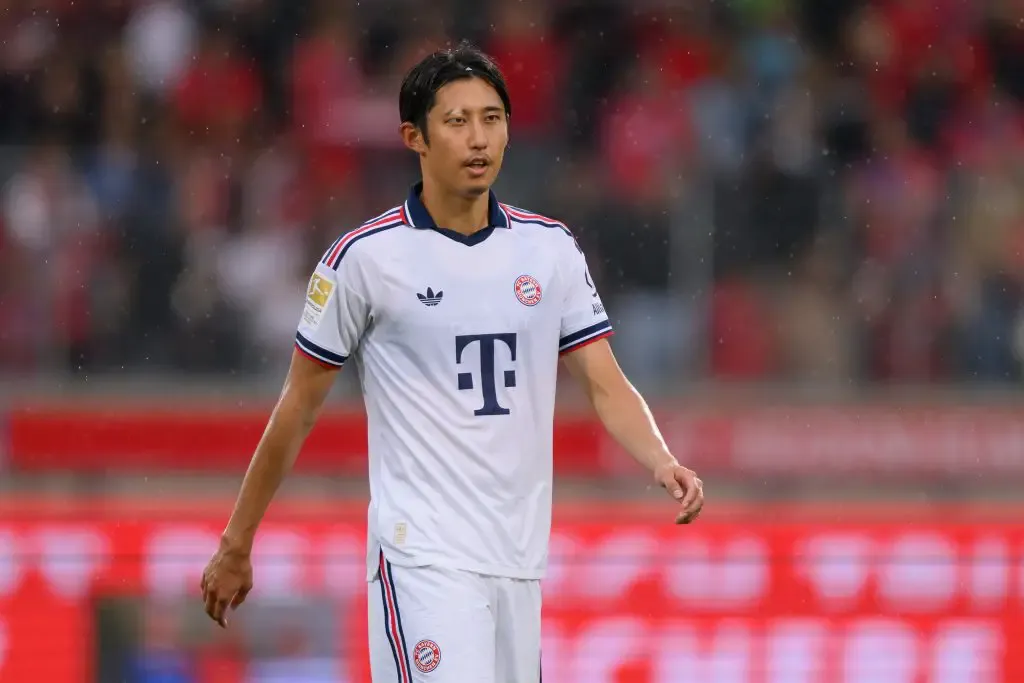 Bek Bayern Munich Ditawarkan ke Ajax - sumber: (getfootballnewsgermany)