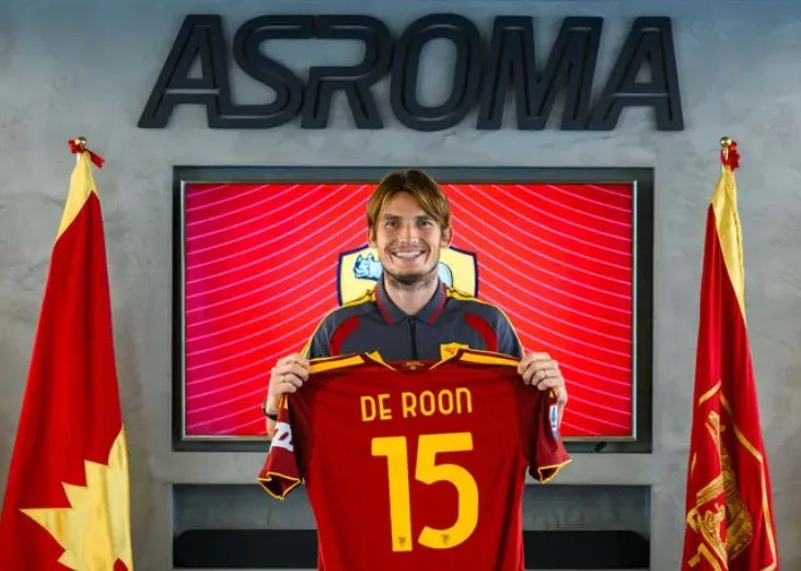 De Roon Resmi Berseragam Roma, Siap Perkuat Lini Tengah - sumber: (footballitalia)