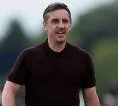 Gary Neville Sarankan Michael Carrick Datangkan Bek Baru ke MU
